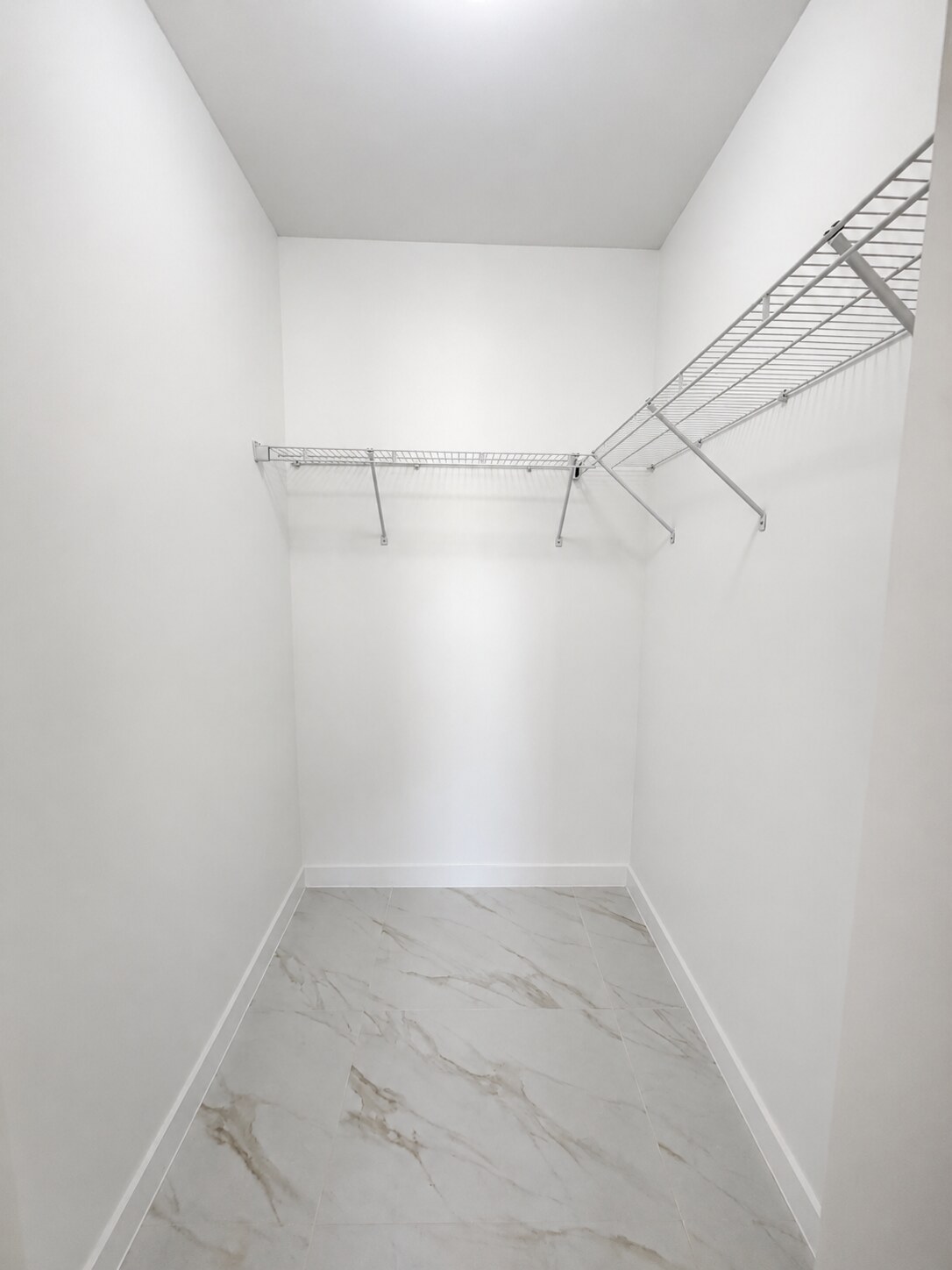 Apartment feature 11 in Hialeah
