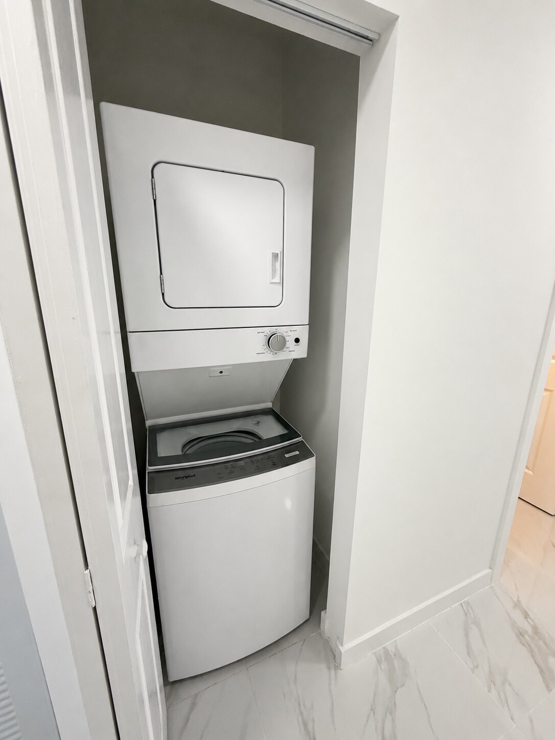 Apartment feature 10 in Hialeah