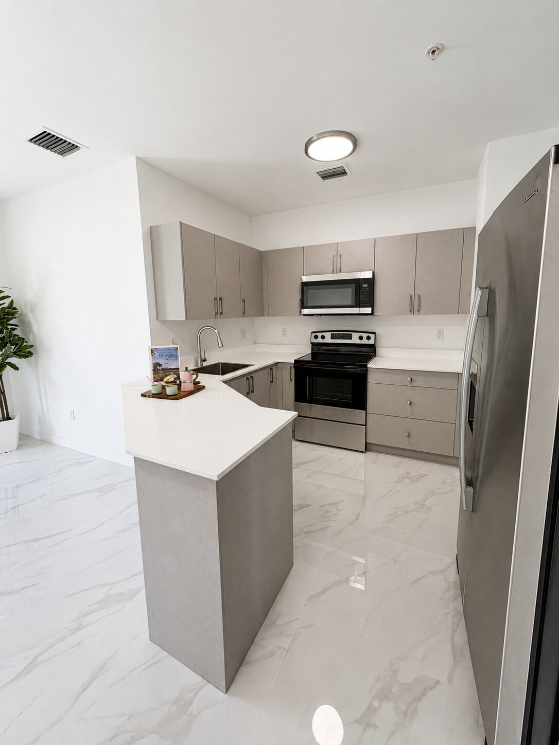 Apartment feature 4 in Hialeah