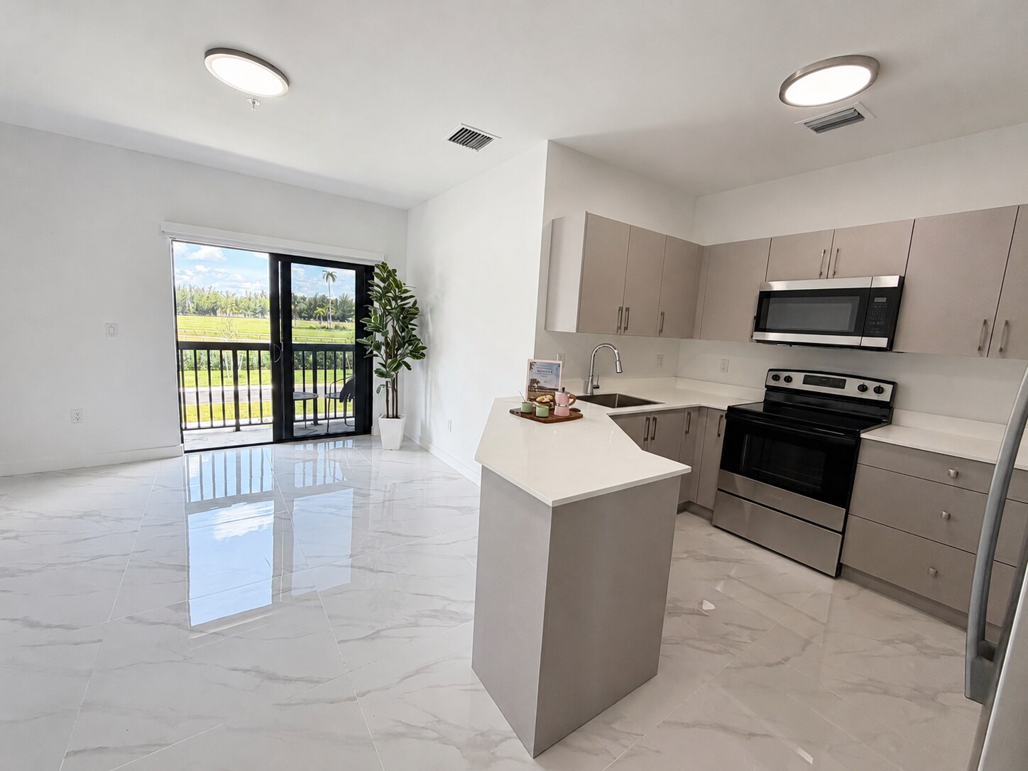 Apartment feature 2 in Hialeah